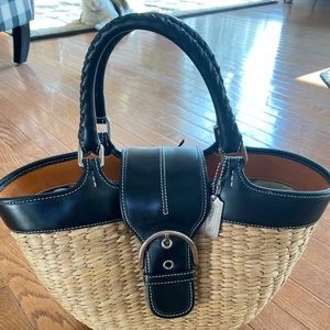 Coach Bag, barely used… like new. Fun for the spring & summer